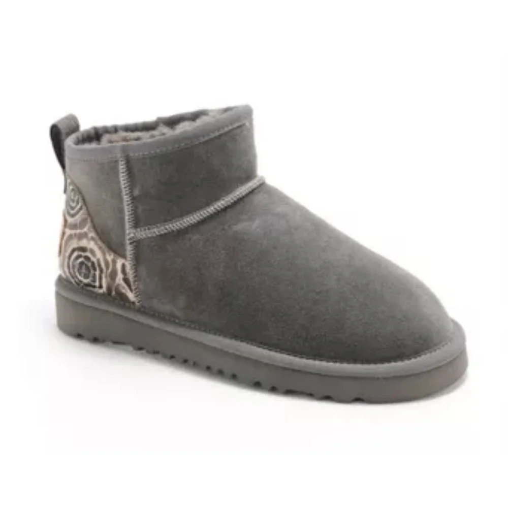 NIB L'Artiste Spring Step Brandai Grey Multi Suede Floral Etch Ankle Boot 39/8.5